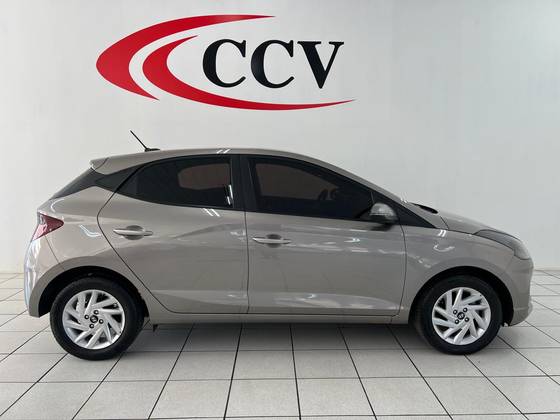 HYUNDAI HB20 1.0 12V FLEX EVOLUTION MANUAL HYUNDAI HB20 1.0 12V FLEX EVOLUTION MANUAL